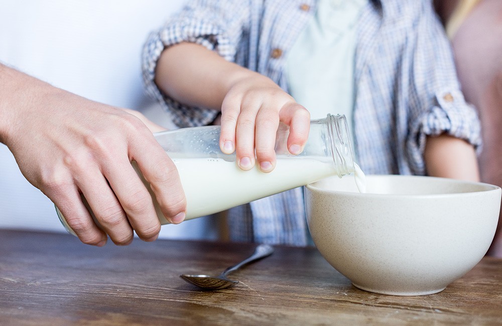 Tres trucos para que tu hijo tome leche antes de ir al cole